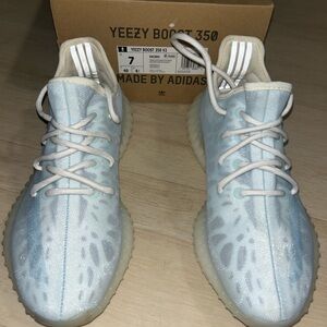 Yeezy Boost 350 V2 “Mono Ice”